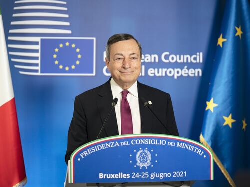 Mario Draghi, occhio alle spalle: Partito Democratico e Movimento 5 Stelle pronti all'agguato