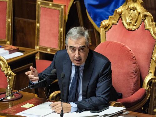 Fisco, "prima o poi pagherà anche l'hotel Plaza...". La bordata di Gasparri a Paladino e Conte