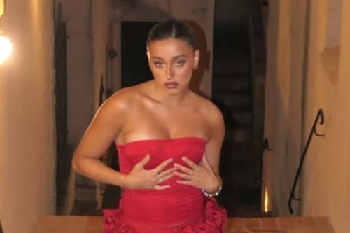 Giulia Stabile nel mirino degli hater: "Ritocchini". Lei chiarisce: "Mai rifatto nulla"