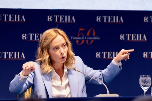 Meloni, niente poliziotti vicino al premier: l’ennesima bufala della sinistra