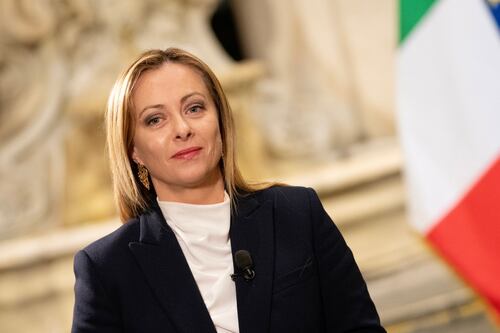 Meloni è diventata Regina degli scacchi. Bisignani: “Tutti pazzi per lei”