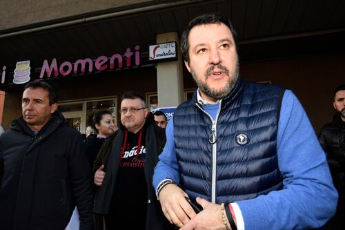Salvini asfalta Virginia Raggi: si deve dimettere