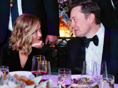 Musk, anche la mamma ironizza sulla foto con Meloni: "In hotel con lui". Il post