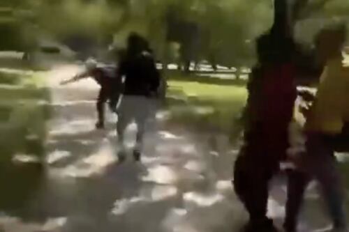 Violenza a Parma, prof aggrediti nel parco dai maranza