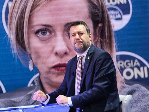 La strategia di Matteo Salvini per tenere compatto il centrodestra: richiami all’unità e mediazione