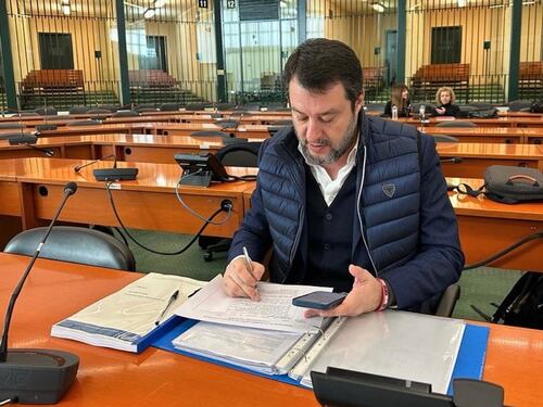 Open Arms, Salvini passa all'attacco sull'informativa fantasma: denuncia in sei procure