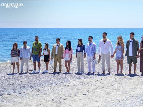 Ascolti Tv, botto per l'esordio di Temptation Island: quanti l'hanno visto