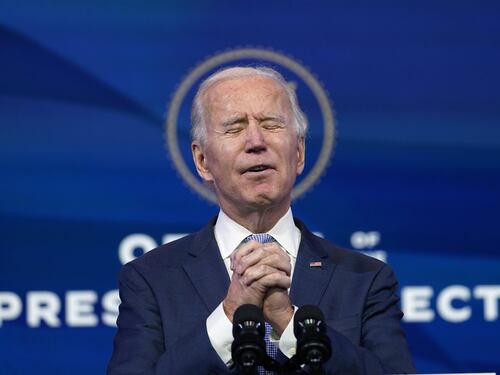 Biden accusa Trump. Ecco chi chiede l'impeachment