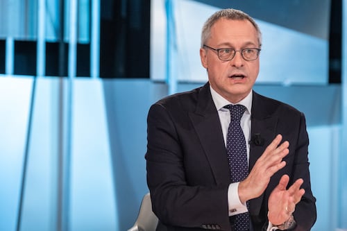 Governo, Confindustria: "Valuteremo nel merito". E Bonomi detta le priorità