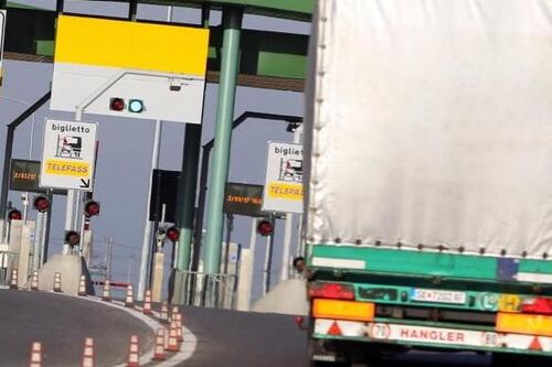 Benzina e pedaggi più cari dal primo gennaio. Autostrade, dove non scattano gli aumenti