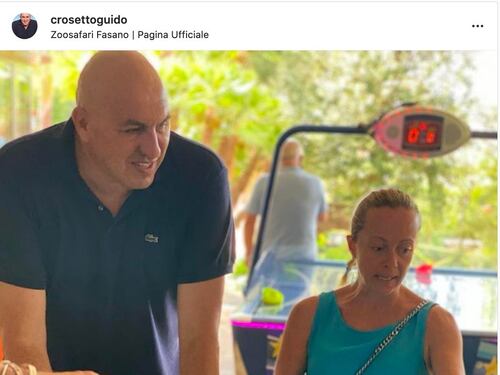 Giorgia Meloni, scontro pazzesco in campo. Ma arriva a proteggerla Guido Crosetto...