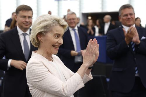 Cerno e la nuova surreale maggioranza: l’Ue resta ferma, il mondo si muove
