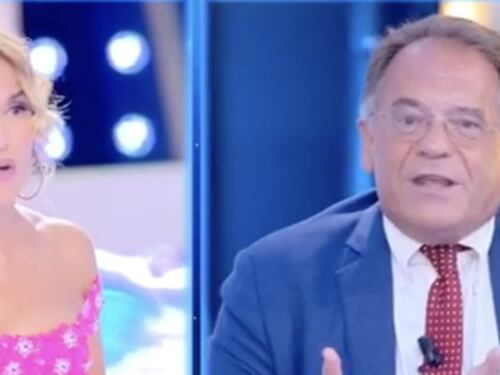 Cecchi Paone smascherato dalla D'Urso. Imbarazzo in diretta