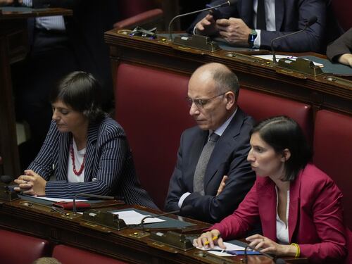 Pd, non si placa il nervosismo sul congresso: spaccatura tra correnti. Schlein sgomita