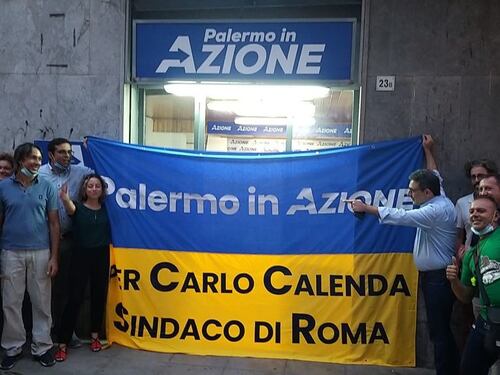 Per la sua marcetta su Roma, Carlo Calenda chiama le truppe cammellate da Palermo