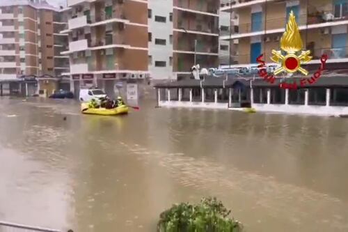 Catanzaro, il quartiere Lido è sotto l’acqua: le immagini impressionanti dopo il ciclone Harry