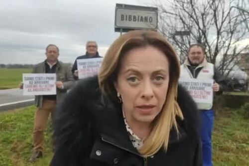 Giorgia Meloni a Bibbiano: macché garantismo, qui ci sono gli orchi
