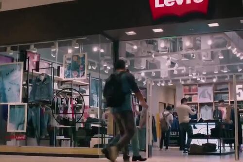 I jeans come li vuoi tu. Lo spot che commuove il mondo