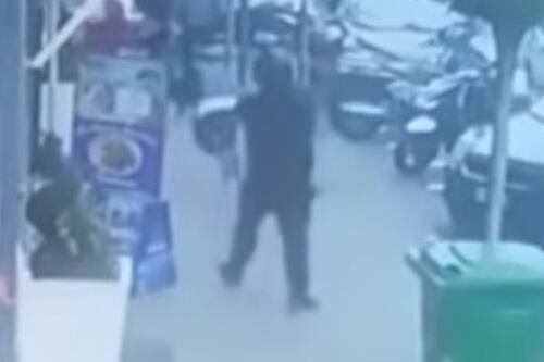 Ecco il killer di Napoli in azione, così ha ferito la piccola Noemi