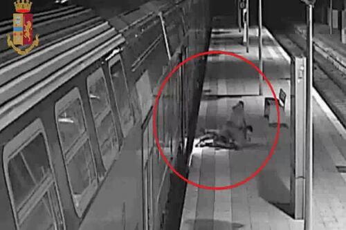 "Ci dai due euro?" E lo pestano. Rapina choc in stazione