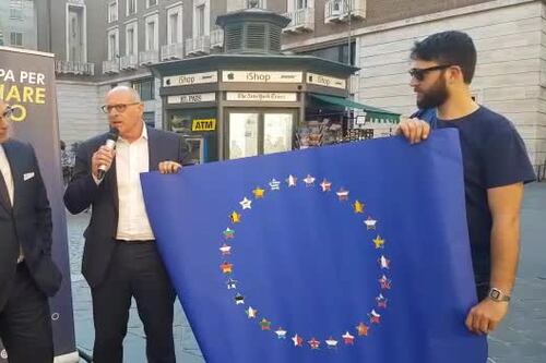 Fratelli d'Italia presenta la nuova bandiera d'Europa