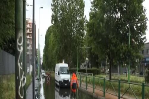 Morti, frane e allagamenti. Il maltempo stende il centro-nord