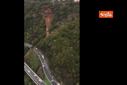 Le immagini dall'alto del viadotto crollato sull'A6