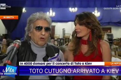 Toto Cutugno strappa la lettera del deputato: "Io a Kiev ci suono eccome"