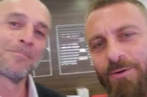 De Rossi ci scherza su: segnali di fumo ai tifosi della Roma