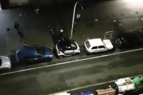Battaglia dei rifiuti in strada, follia e degrado al Tuscolano