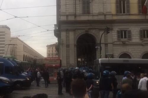 Paura a Termini. I tifosi del Borussia paralizzano il traffico